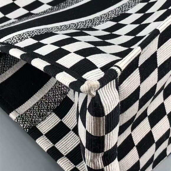 Dior 42*33*18cm - Picture 7 of 12